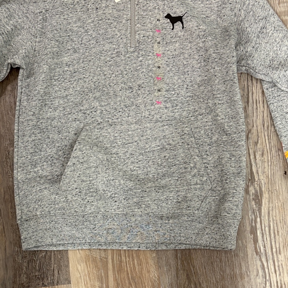 🆕 🌺 PINK Victoria's Secret Heather Gray Sweatshirt with Floral Sleeve Design - Picture 4 of 9